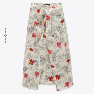 Zara | Floral Print Skirt Size XS Cream/Red